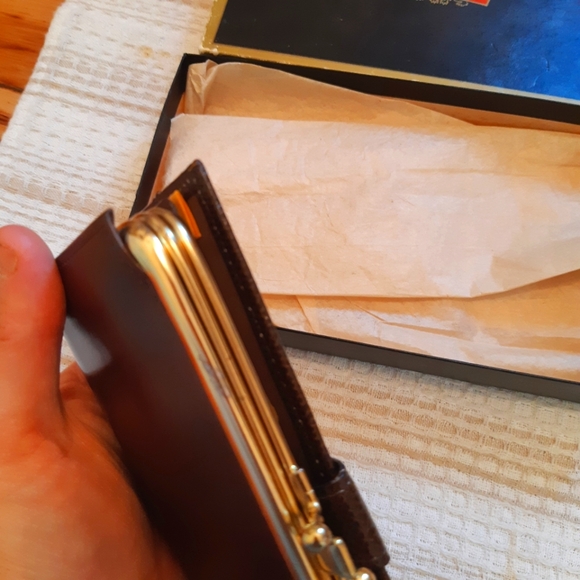 Women's Leather Pocketbook Canada Made with Original Box - Picture 10 of 12